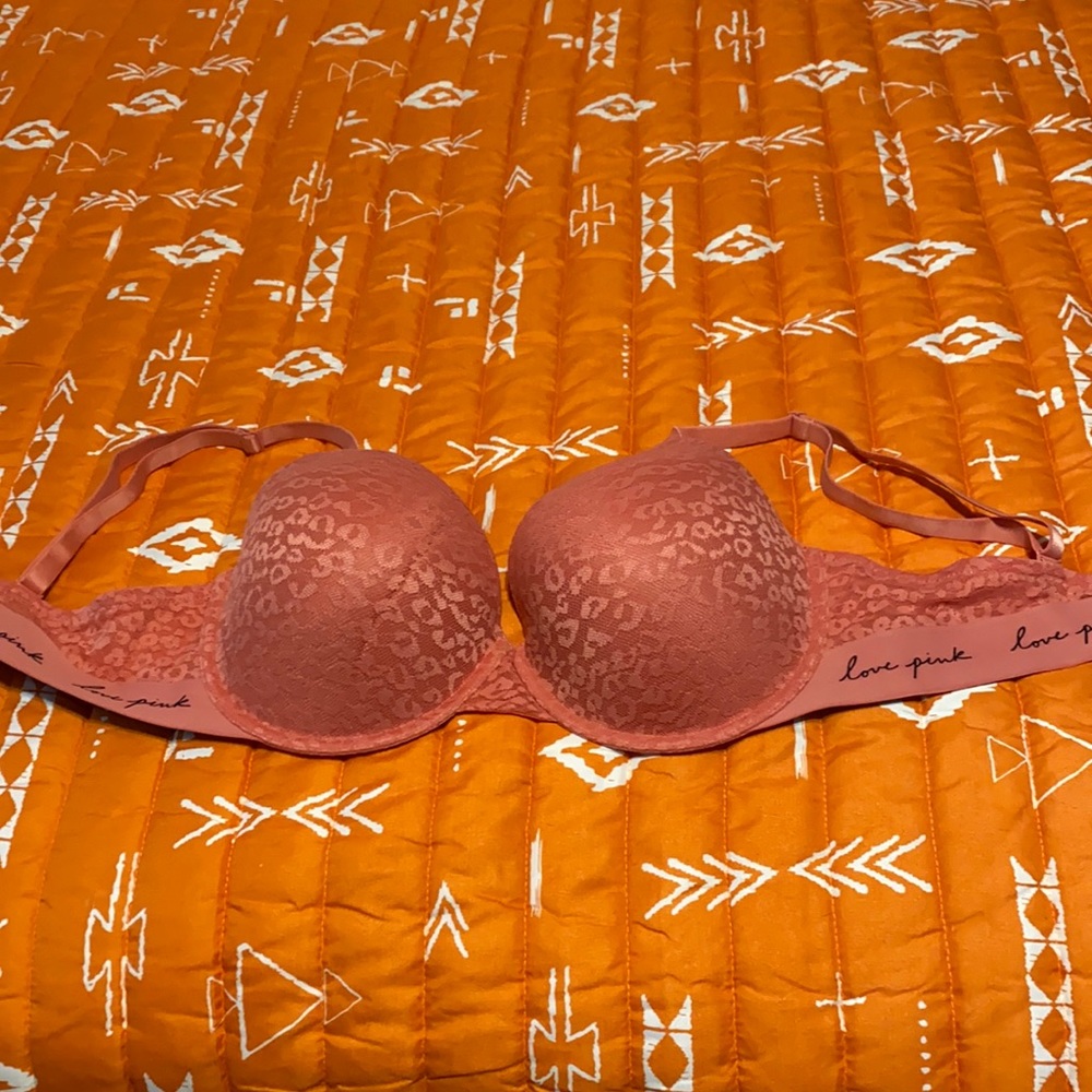 36DD pink bra